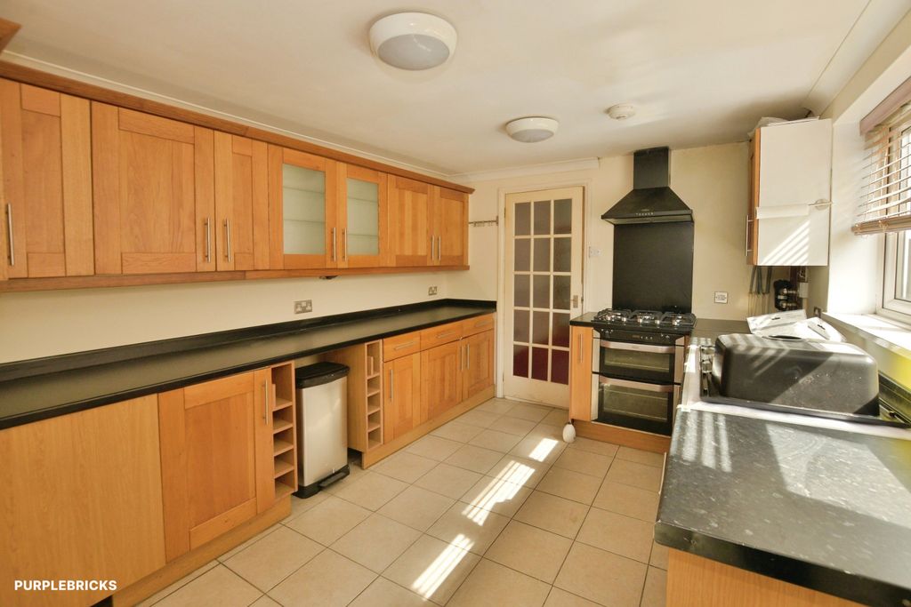 Property photo 1 of 27 Kitchen
