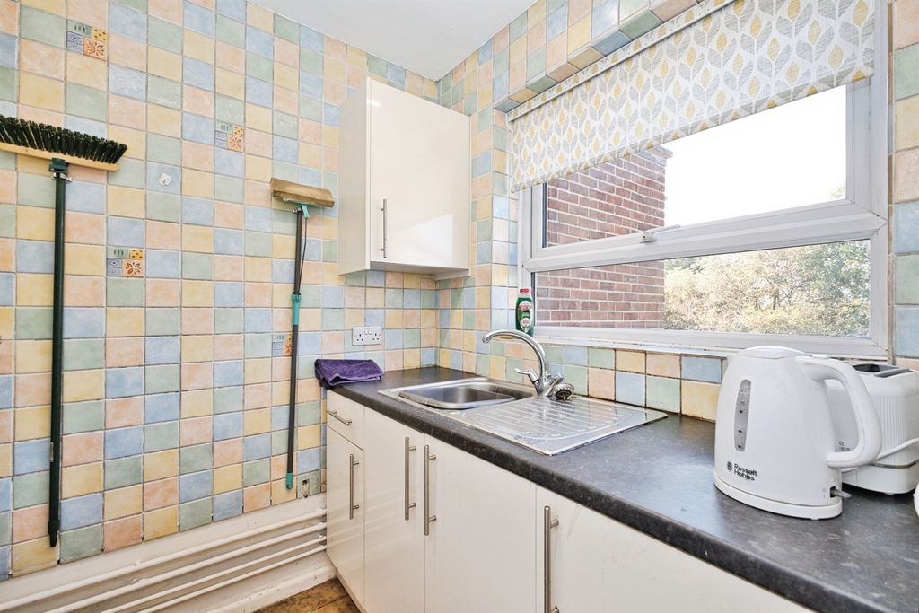 Property photo 3 of 8