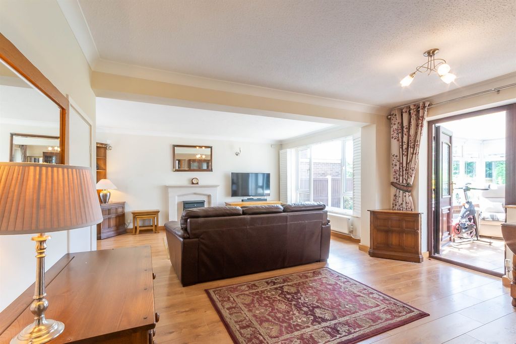 Property photo 1 of 19 Dining Area