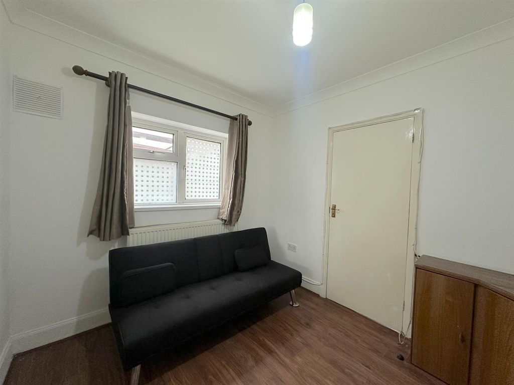 Property photo 3 of 10 Whatsapp Image 2025-10-02 At 3.41.43 Pm (3).Jpeg