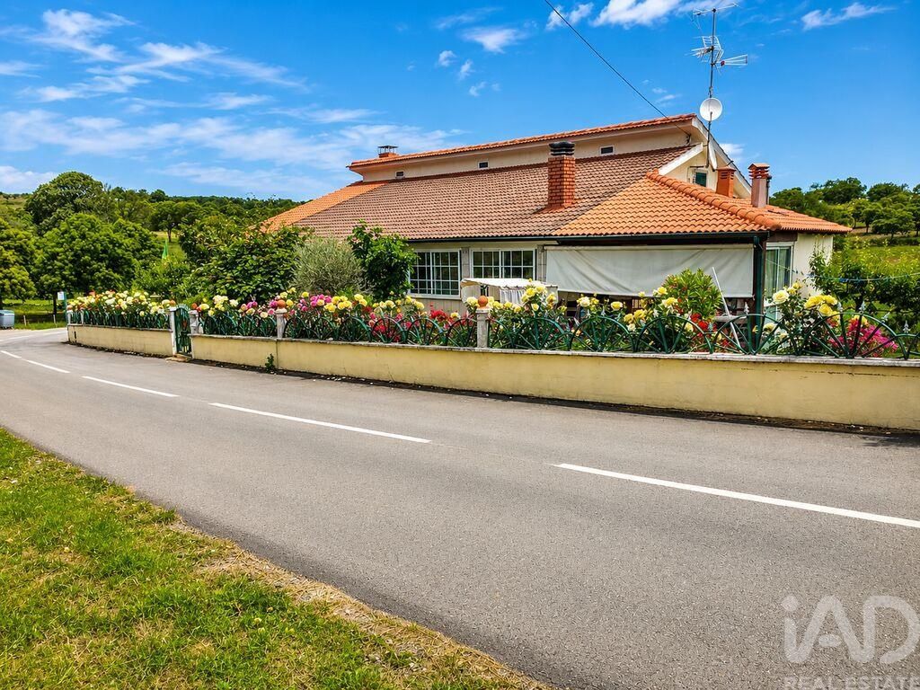 Property photo 1 of 39