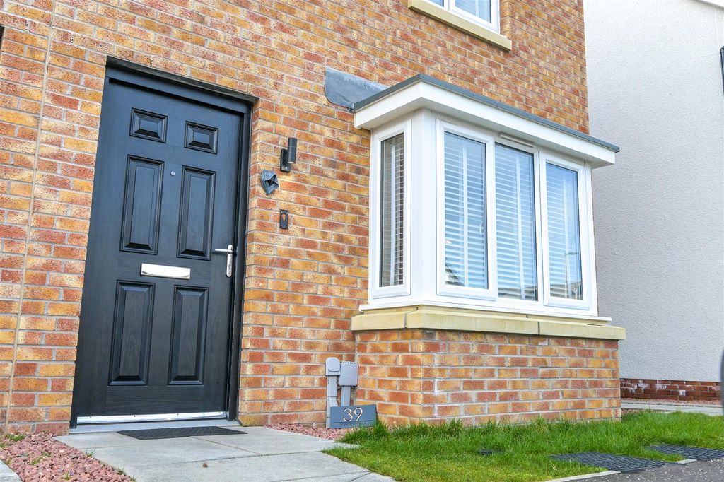 Property photo 2 of 26