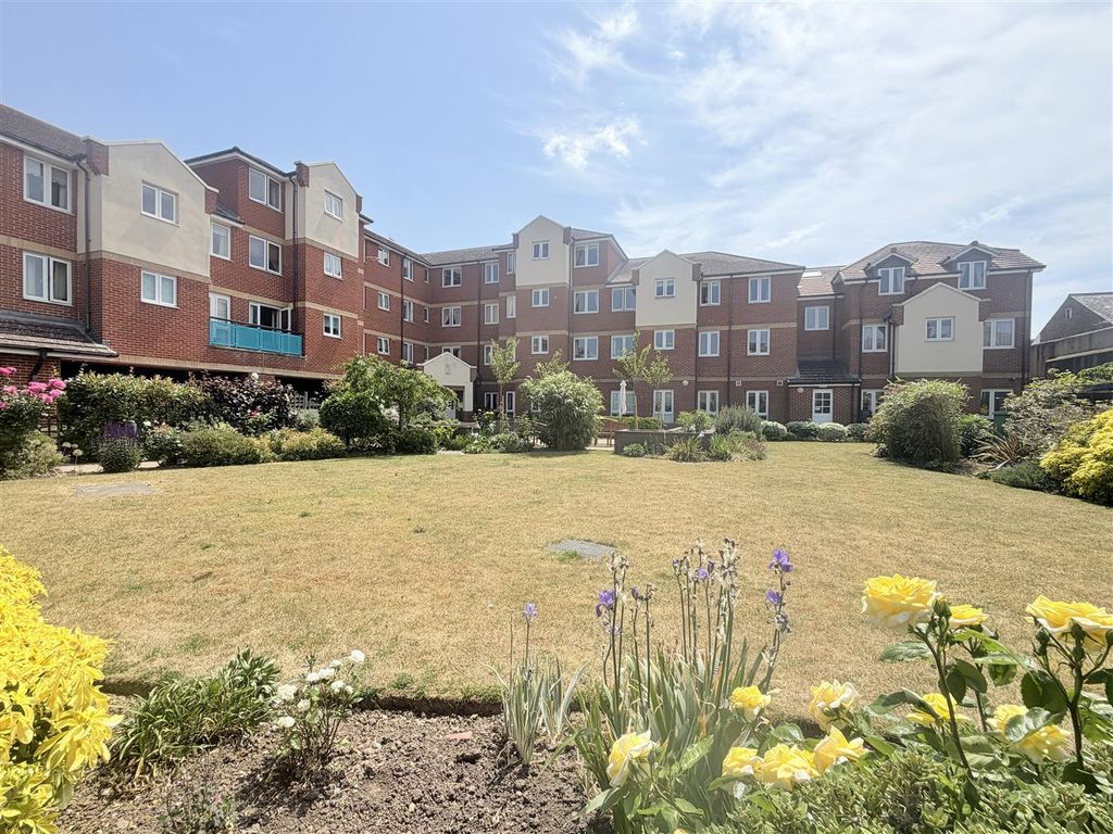 Property photo 1 of 24