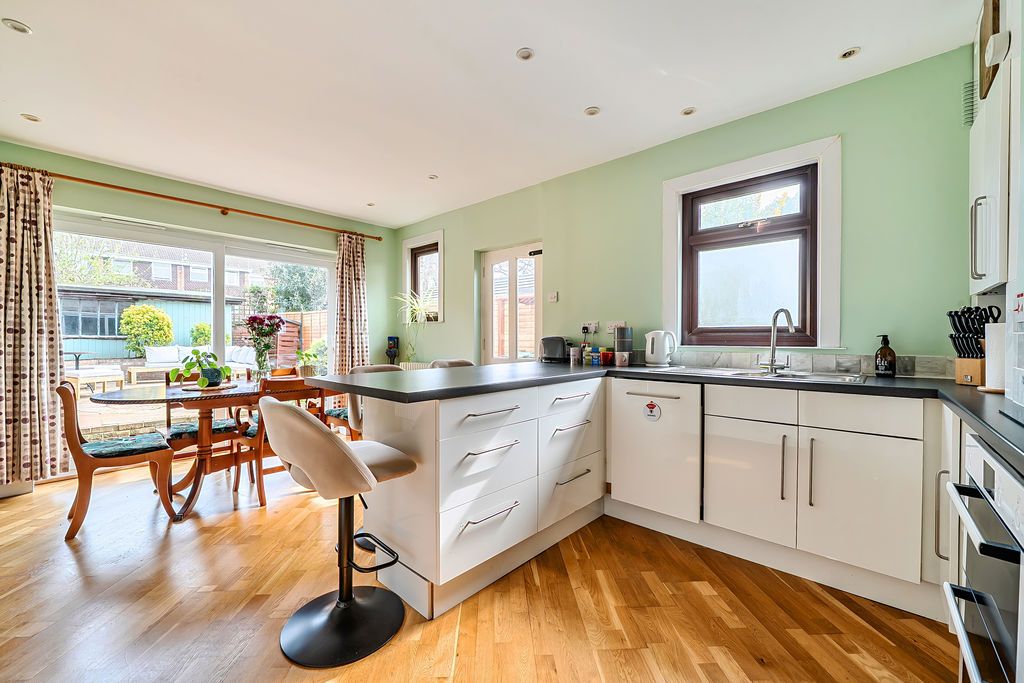 Property photo 3 of 20 Kitchen/Diner