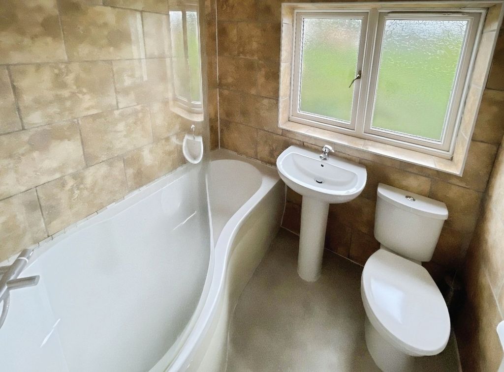 Property photo 3 of 11 Picture No. 02