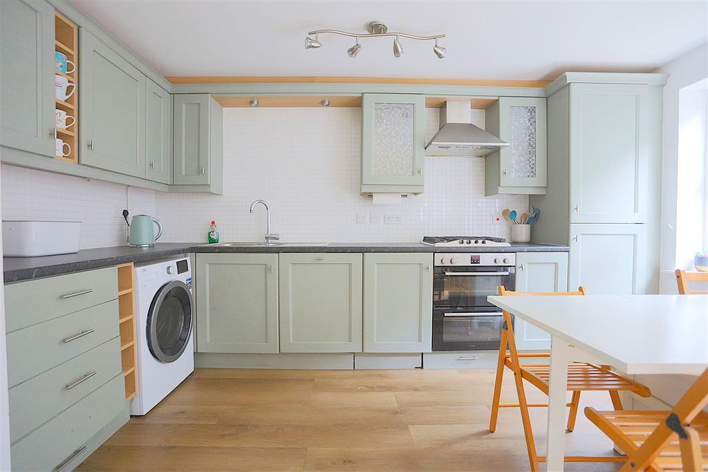 Property photo 2 of 29