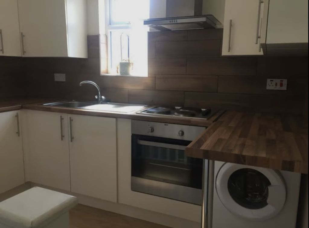 Property photo 3 of 5