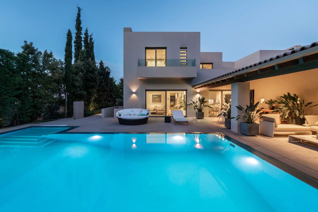 Property photo 1 of 40