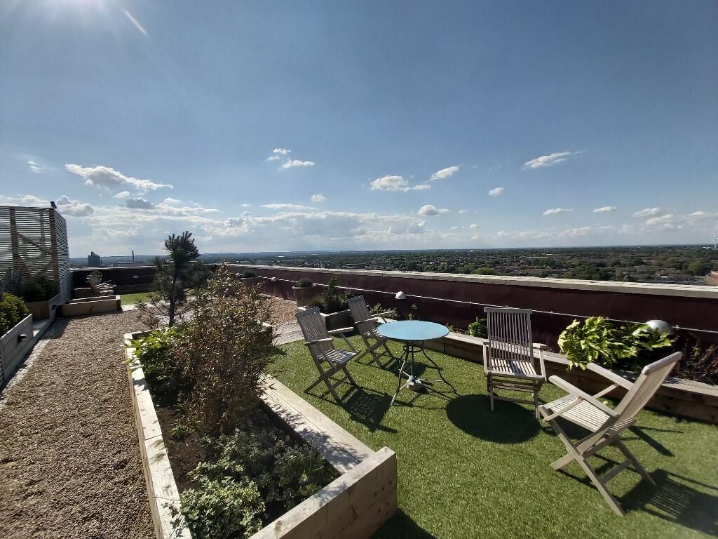 Property photo 2 of 11 Sky Garden