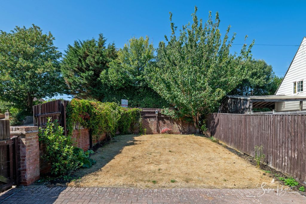 Property photo 2 of 21