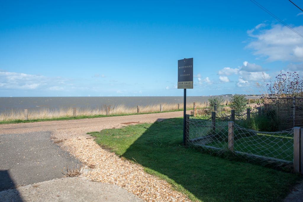 Property photo 2 of 21 Front