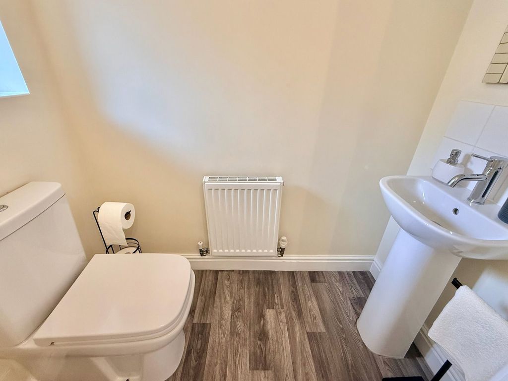 Property photo 3 of 28