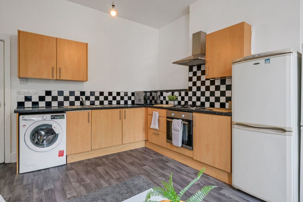 Property photo 3 of 6 Picture No. 20