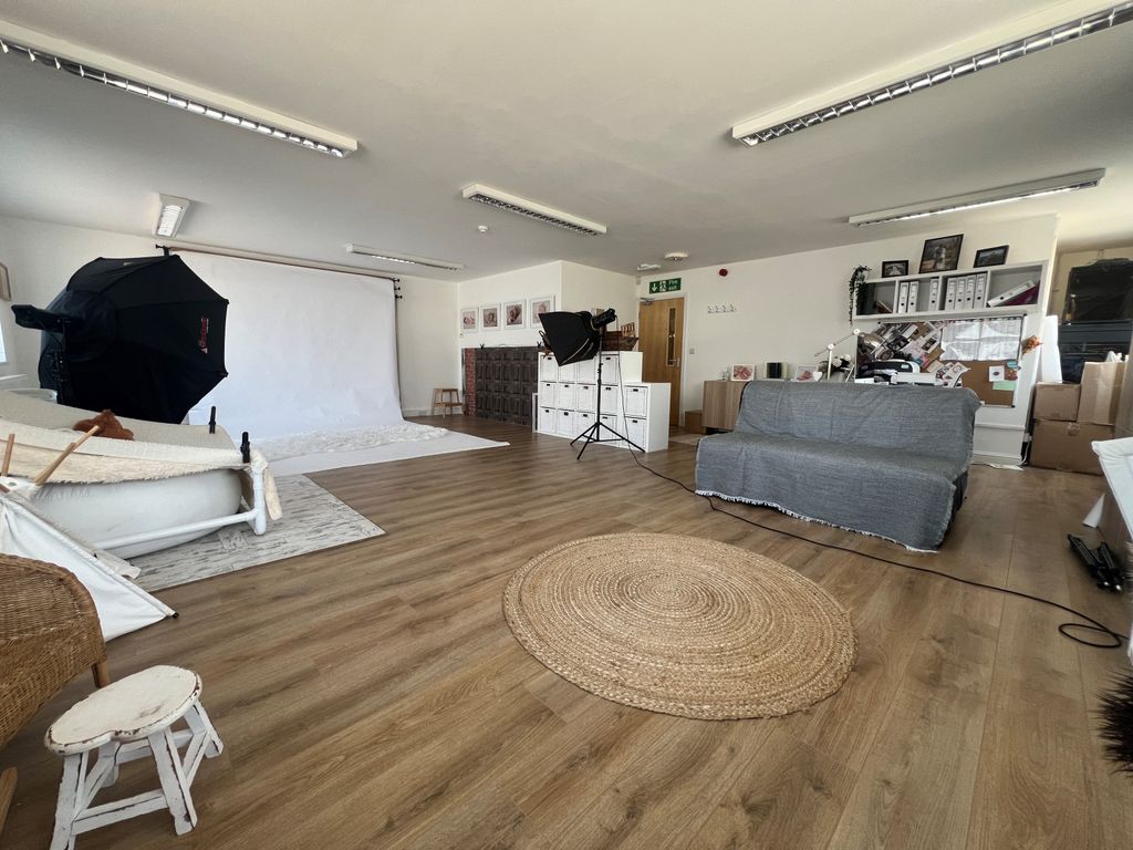 Property photo 2 of 8 Internal