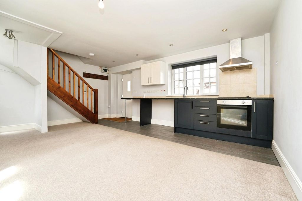 Property photo 2 of 11 Pbox-Img.Jpg