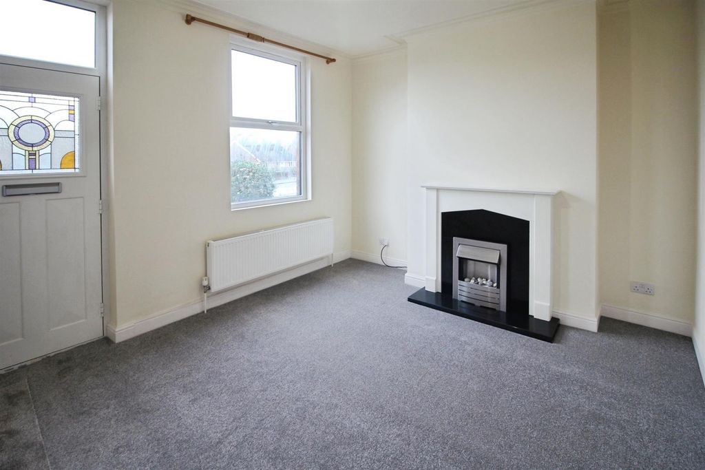 Property photo 2 of 13 Lounge