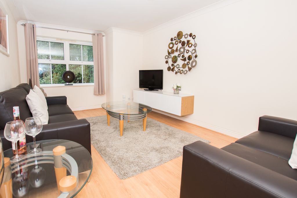 Property photo 3 of 8 Gallery