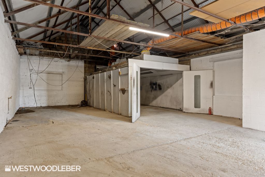 Property photo 2 of 5 Lowershott_5