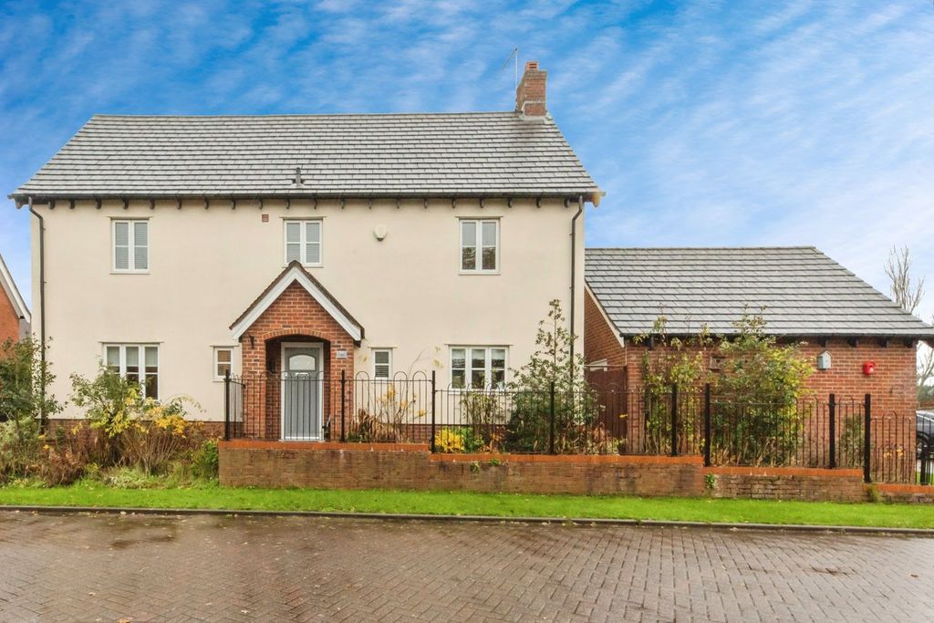 Property photo 1 of 33