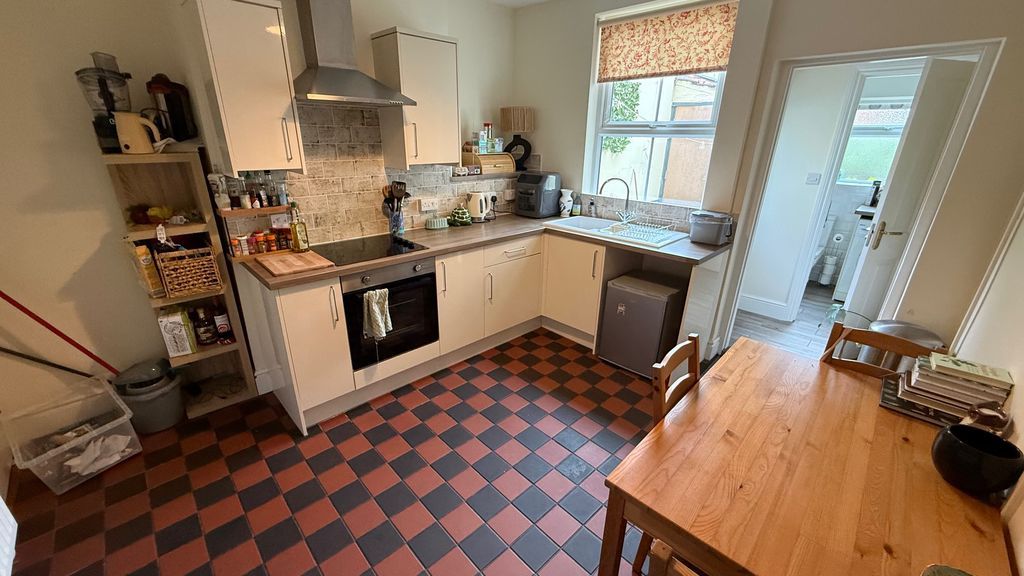 Property photo 3 of 10 Photo 2