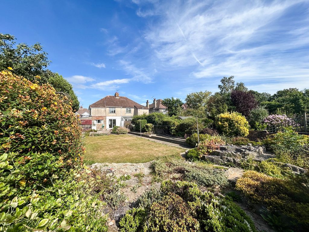Property photo 2 of 22