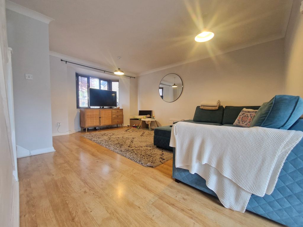 Property photo 3 of 12