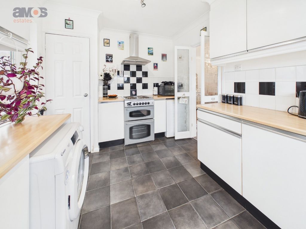 Property photo 2 of 18 4952283