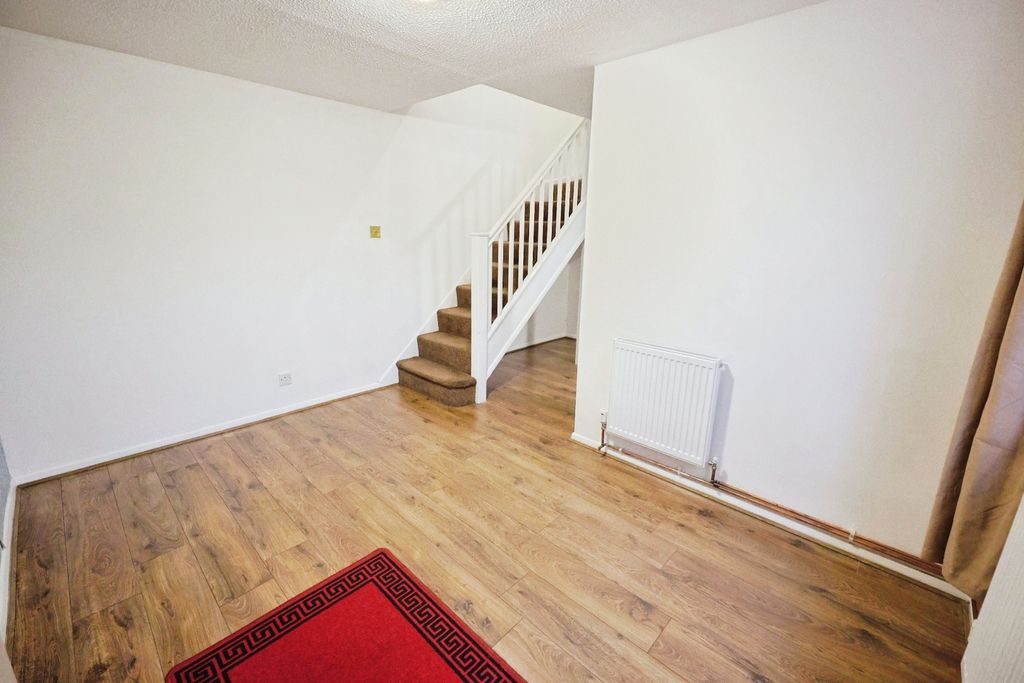 Property photo 3 of 6 Pbox-Img.Jpg