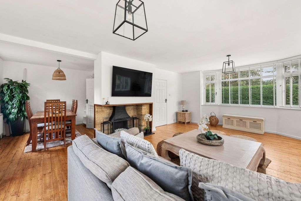 Property photo 3 of 18