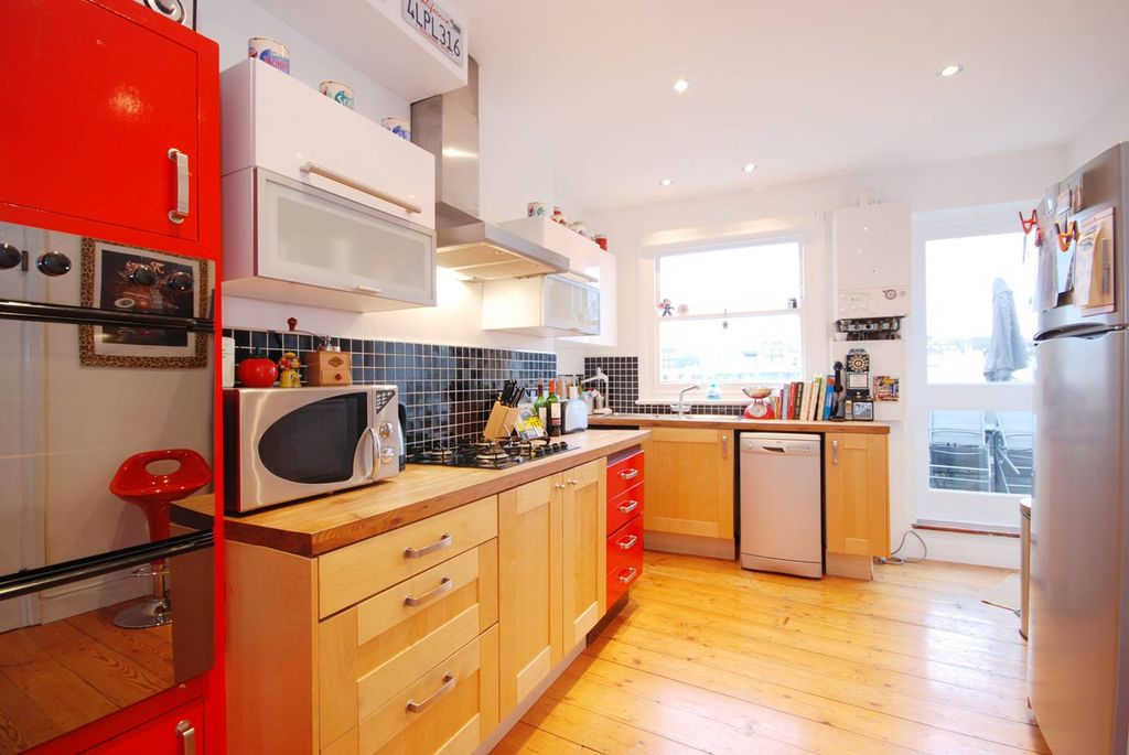Property photo 3 of 11