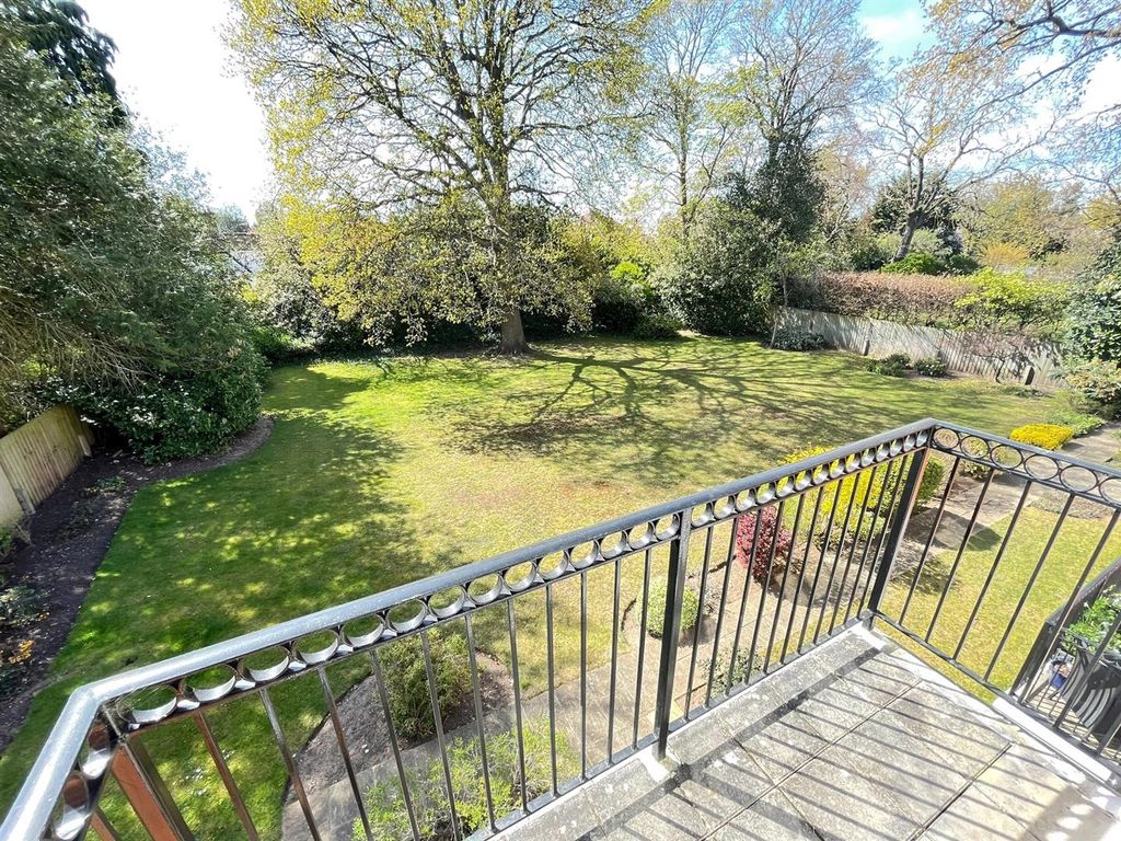 Property photo 2 of 12