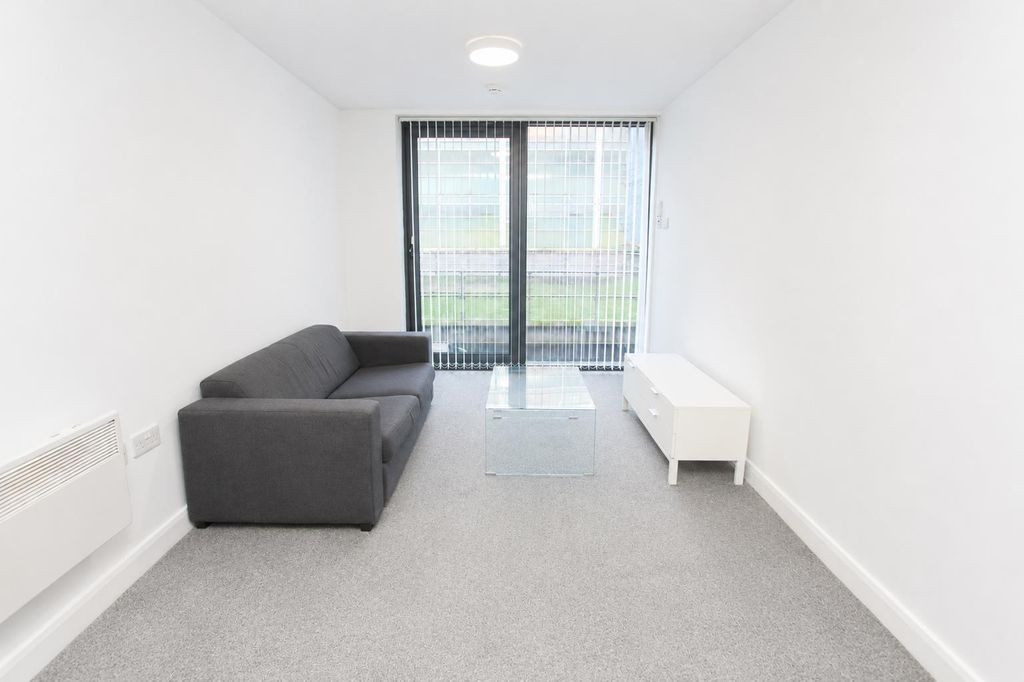 Property photo 2 of 7 Bright And Clean Lounge With Modern Furniture...