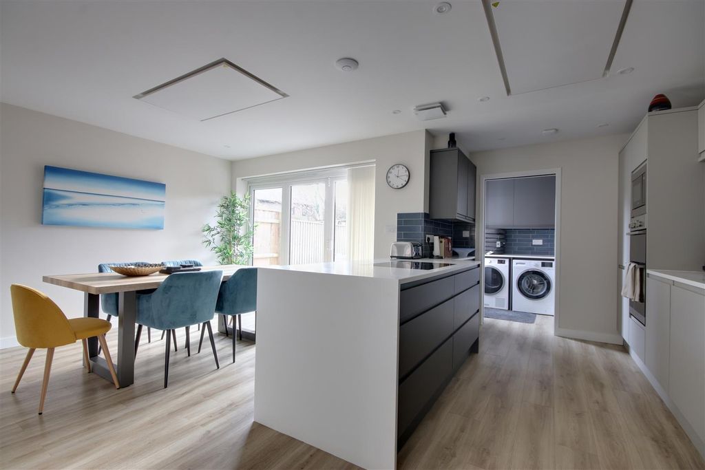 Property photo 3 of 13 Img_6630-Img_6632.Jpg