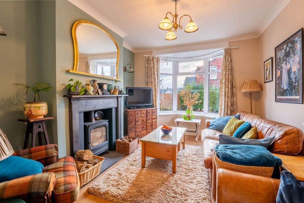 Property photo 2 of 28