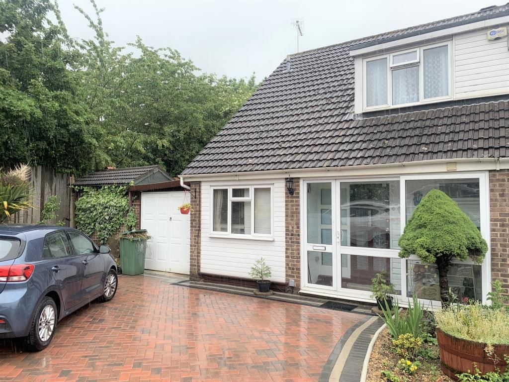 Property photo 1 of 15 Outside View