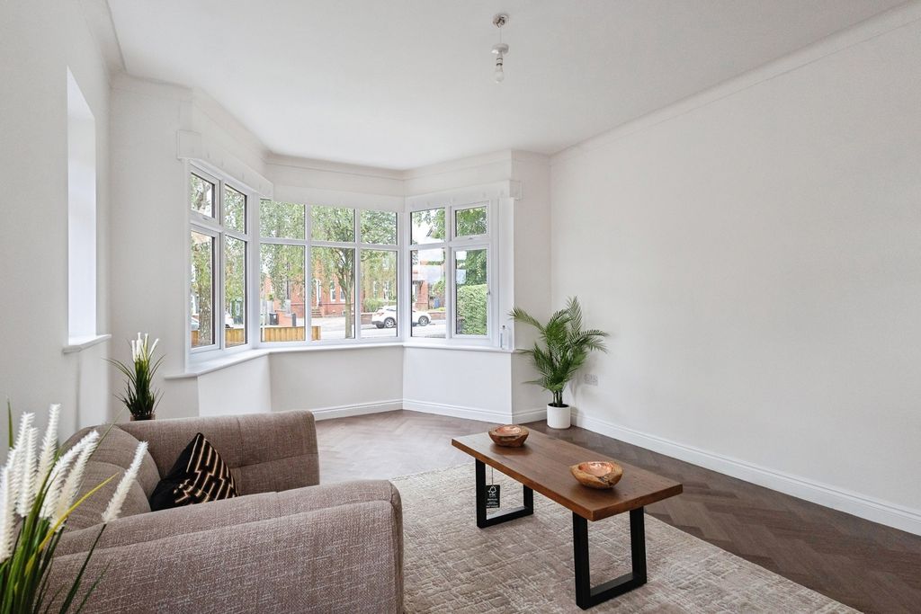 Property photo 3 of 23 Pbox-Img.Jpg