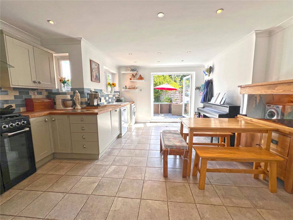 Property photo 2 of 11 Picture No. 08
