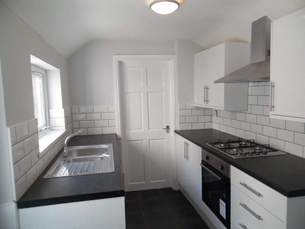 Property photo 3 of 6 Kitchen