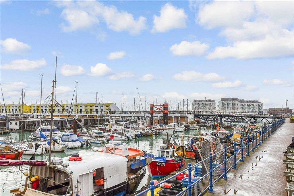 Property photo 2 of 18 Surrounding Area