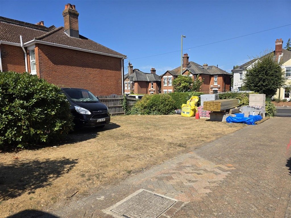 Property photo 1 of 5