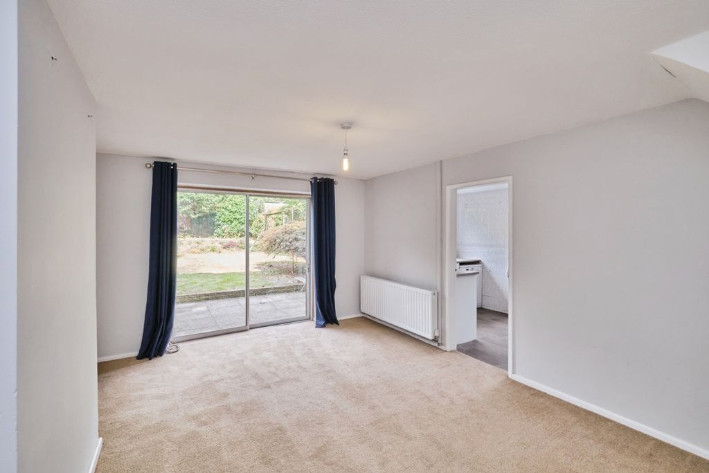 Property photo 2 of 17 Photo