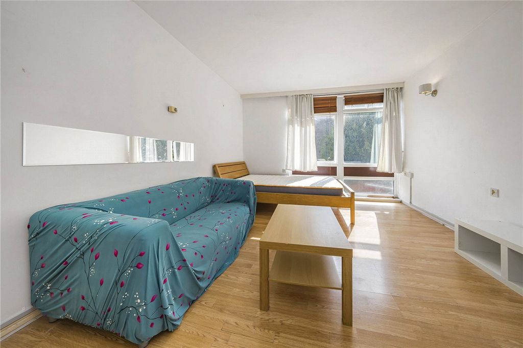 Property photo 3 of 9 Picture No. 15