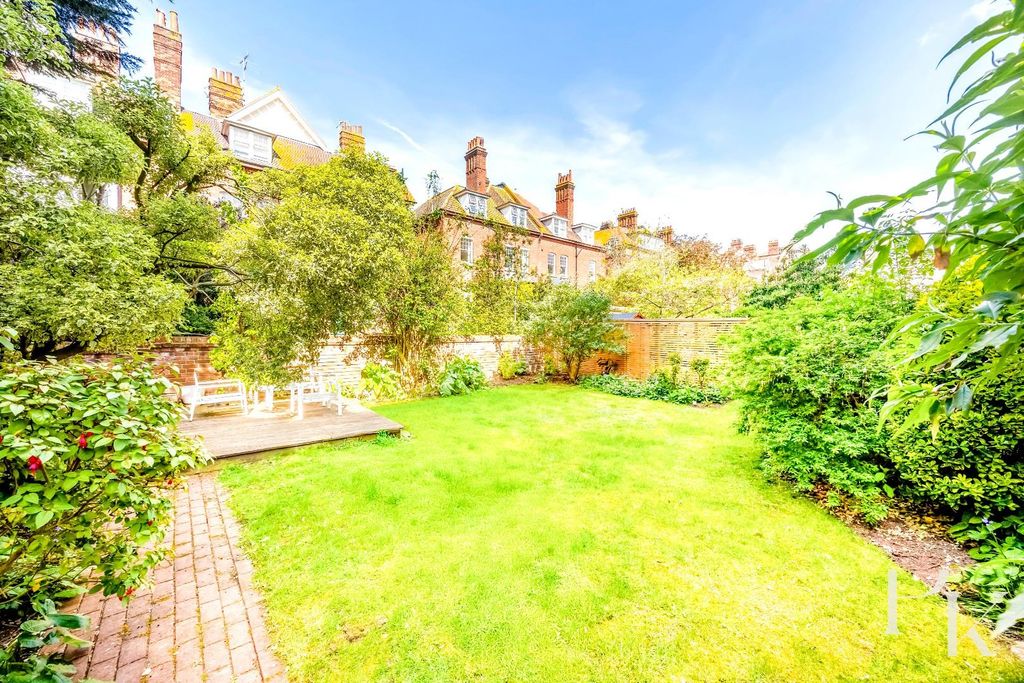 Property photo 2 of 18 Third Avenue, 18, Ascot House, Flat 1-012 Copy.Jpg