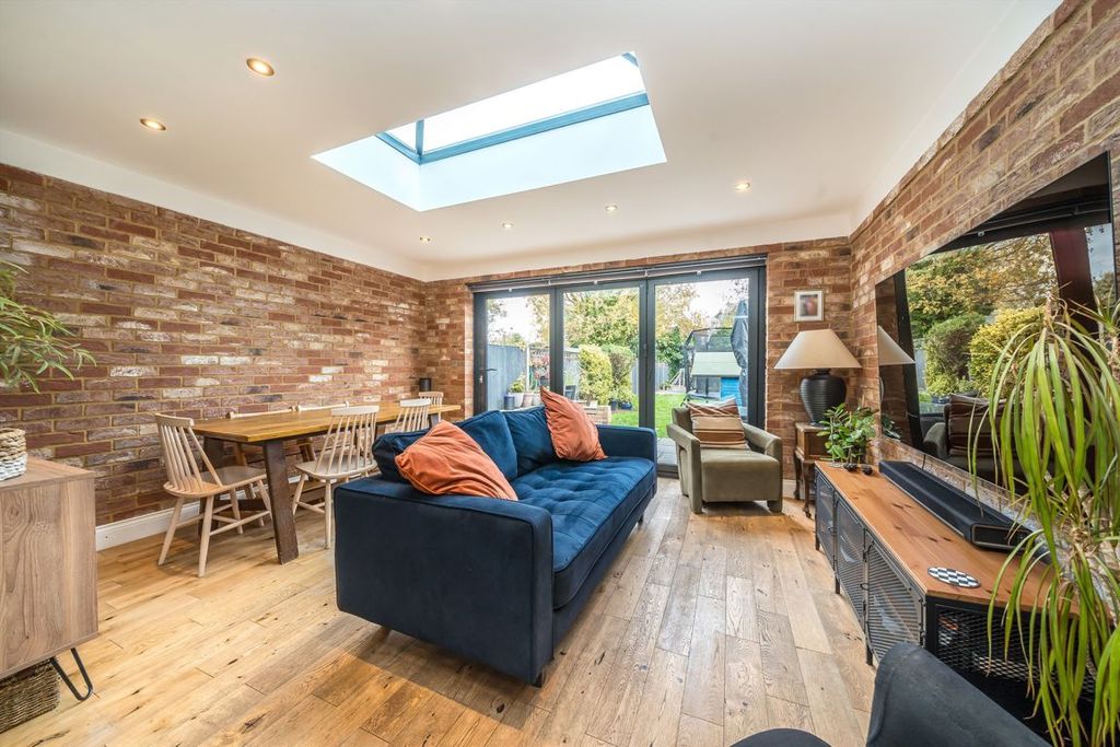 Property photo 2 of 7