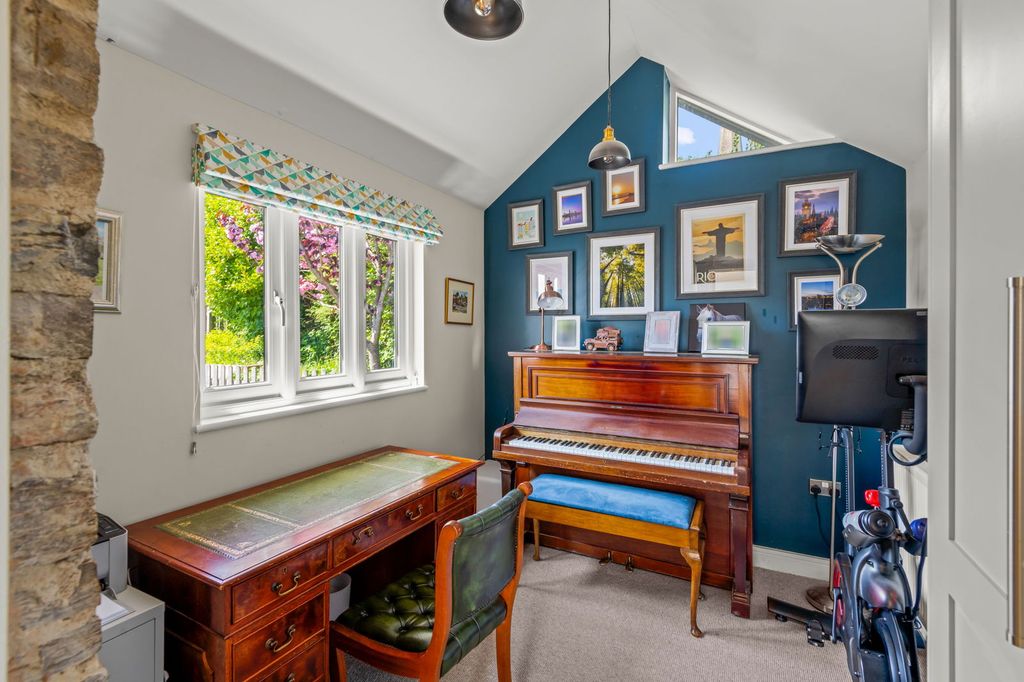 Property photo 3 of 26