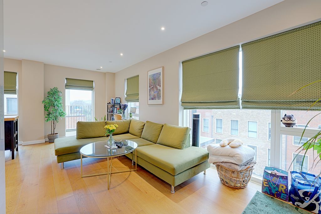 Property photo 1 of 12