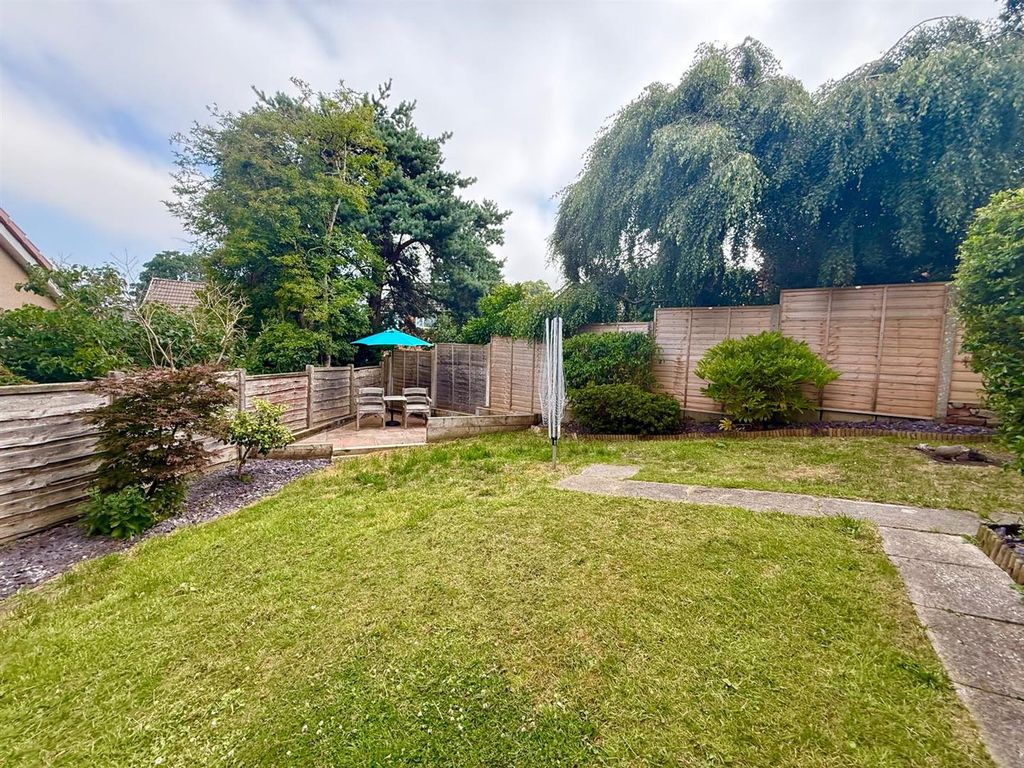 Property photo 2 of 18