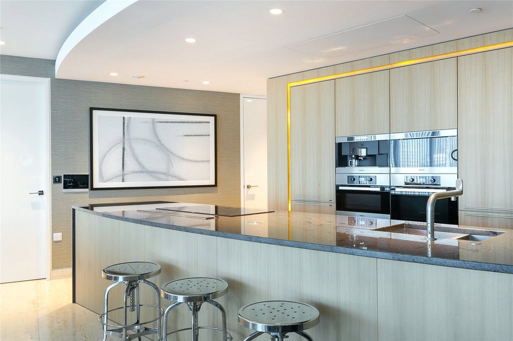 Property photo 3 of 24 Picture No. 07