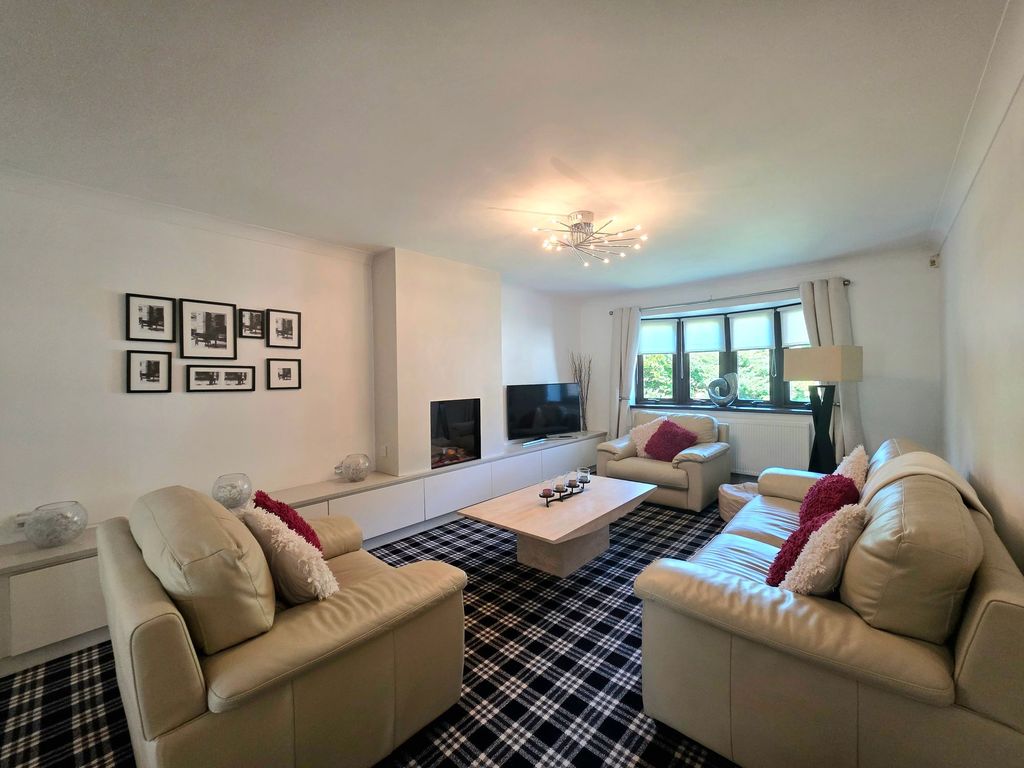 Property photo 2 of 40 Lounge