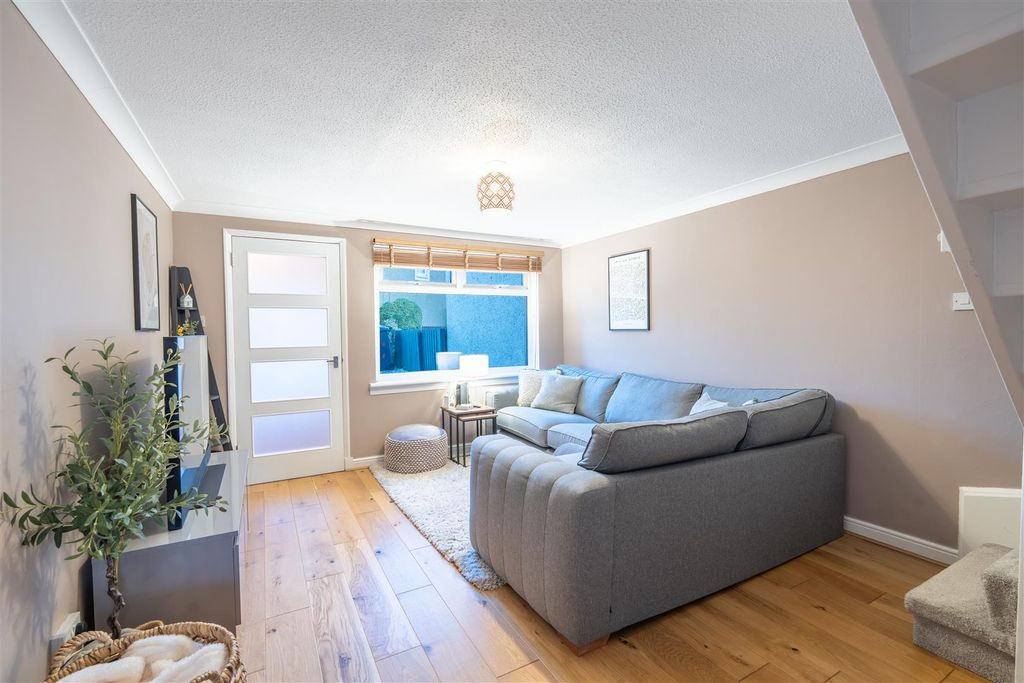 Property photo 3 of 12 Lounge-1.Jpg